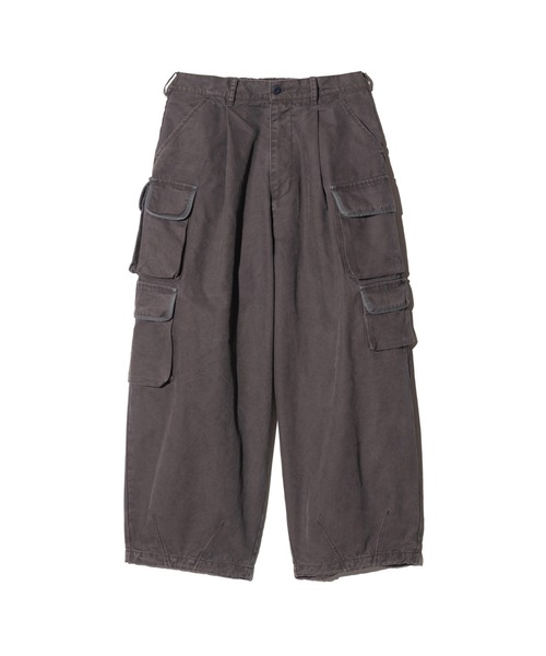 glamb(グラム)の「Fade Asymmetry Cargo Pants / フェイドアシンメトリーカーゴパンツ(カーゴパンツ・メンズ・ブラック/カーキ/チャコール・S/M/L)」の4枚目の写真