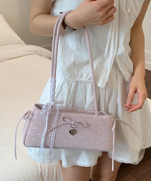 WESTSEA（ウエストシー）の「ドット柄 リボンチャーム 横長ワンショルダーバッグ（ショルダーバッグ・レディース・レッド/ブルー/ホワイト/ピンク/ブラック・FREE）」の4枚目の写真