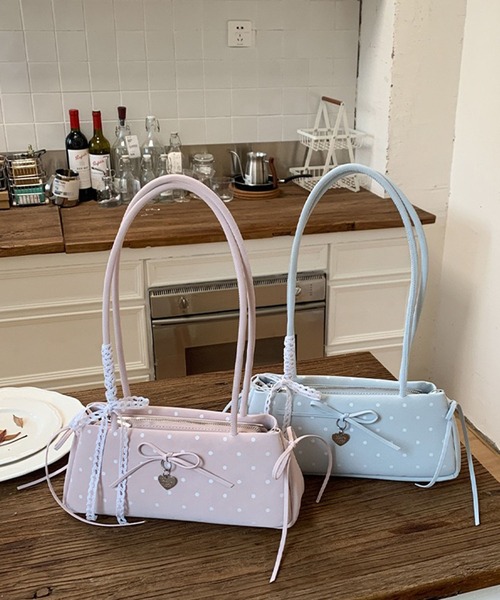 WESTSEA（ウエストシー）の「ドット柄 リボンチャーム 横長ワンショルダーバッグ（ショルダーバッグ・レディース・レッド/ブルー/ホワイト/ピンク/ブラック・FREE）」の11枚目の写真