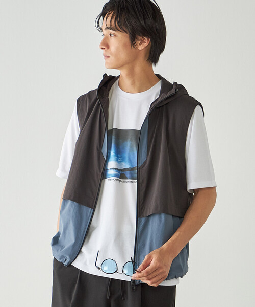 COMME CA ISM(コムサイズム)の「リップストップ ナイロンストレッチ ブロッキングベスト / セットアップ対応(ベスト・メンズ・ブラック/チャコール・MEDIUM/LARGE)」の20枚目の写真