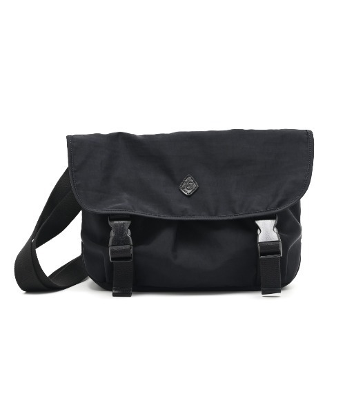CLEDRAN(クレドラン)の「【軽量 ナイロン】CL4001 PELI FLAP BUCKLE SHOULDER(ショルダーバッグ・レディース・ブラック・FREE)」の1枚目の写真