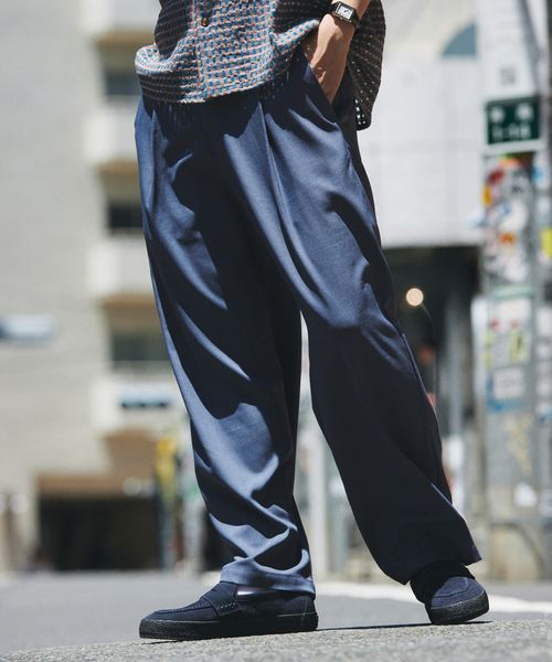 JOURNAL STANDARD relume(ジャーナルスタンダード レリューム)の「ソフトツイル 1タック ”レイジー” ライトスラックス(スラックス・メンズ・ブラック/ネイビー/ベージュ系その他/ブルー系その他・SMALL/MEDIUM/LARGE)」の4枚目の写真