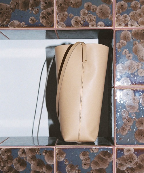 ADAM ET ROPE'(アダムエロペ)の「【PFT】Crepe Small Bag(ショルダーバッグ・レディース・ブラック/ベージュ・FREE)」の10枚目の写真