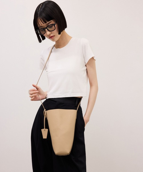 ADAM ET ROPE'(アダムエロペ)の「【PFT】Crepe Small Bag(ショルダーバッグ・レディース・ブラック/ベージュ・FREE)」の12枚目の写真