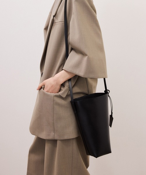 ADAM ET ROPE'(アダムエロペ)の「【PFT】Crepe Small Bag(ショルダーバッグ・レディース・ブラック/ベージュ・FREE)」の16枚目の写真