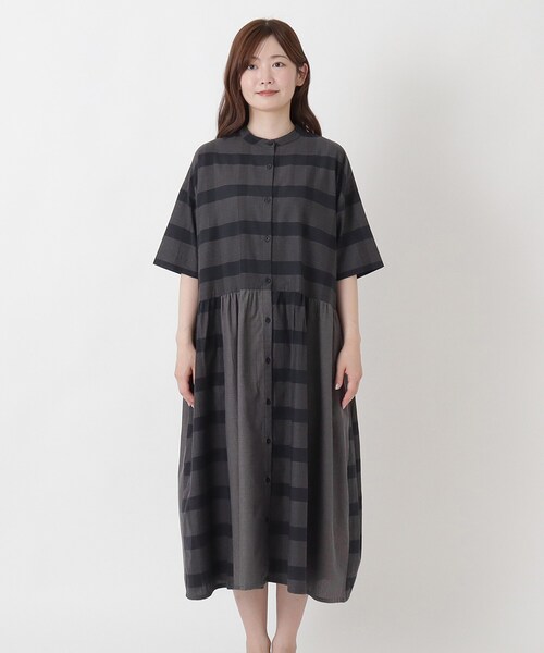 one'sterrace(ワンズテラス)の「綿スラブチェック 5分袖前開きワンピース(ワンピース・レディース・オレンジ系その他5/グリーン系その他6/ネイビー系5/ブラック系8・02)」の20枚目の写真