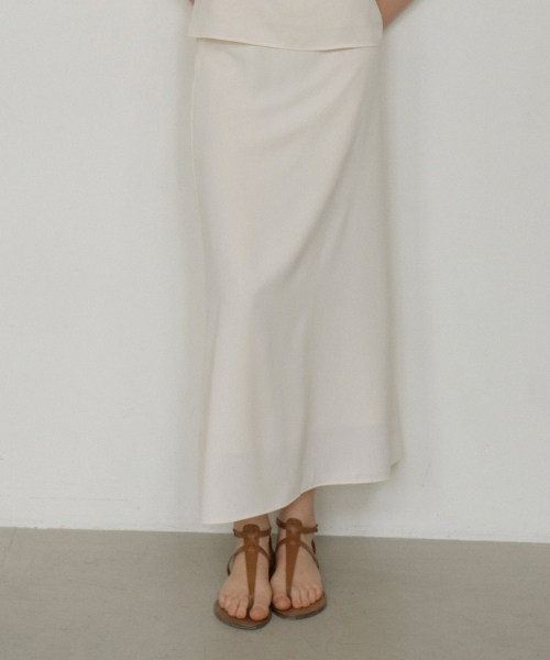 REORG(リオルグ)の「GIR DART LONG SKIRT CREAM(スカート・レディース・その他・SMALL/MEDIUM/LARGE)」の1枚目の写真