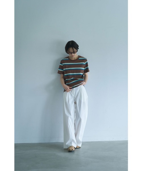 marjour(マージュール)の「MULTI BORDER HALF SLEEVE TEE(Tシャツ/カットソー・レディース・グリーン/ブラウン・M)」の3枚目の写真
