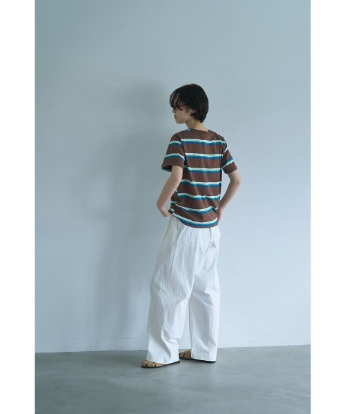 marjour(マージュール)の「MULTI BORDER HALF SLEEVE TEE(Tシャツ/カットソー・レディース・グリーン/ブラウン・M)」の4枚目の写真