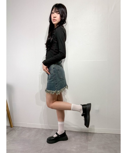 marcydorn(マーシードルン)の「ダメージフリンジ デニムミニスカート 台形 ショート丈 ストリート(デニムスカート・レディース・ブルー・S/L)」の9枚目の写真