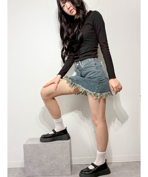 marcydorn(マーシードルン)の「ダメージフリンジ デニムミニスカート 台形 ショート丈 ストリート(デニムスカート・レディース・ブルー・S/L)」の16枚目の写真