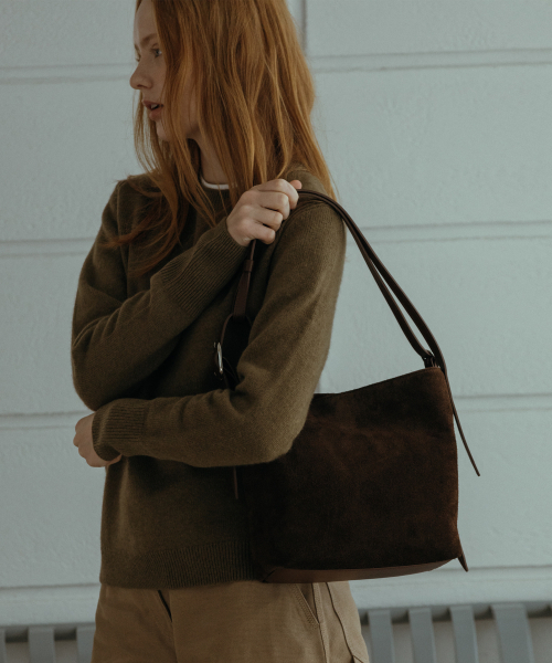 AHORE(アホール)の「House Marron Suede(ショルダーバッグ・レディース・その他・FREE)」の1枚目の写真
