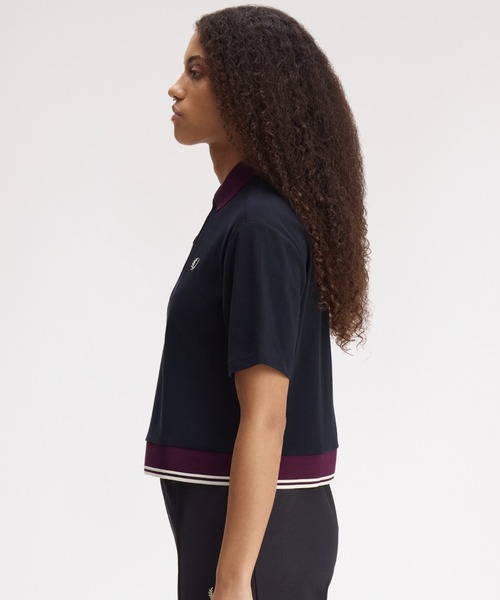 FRED PERRY(フレッドペリー)の「Contrast Hem Polo Shirt/コントラストヘムポロシャツ(ポロシャツ・レディース・ネイビー・10)」の4枚目の写真