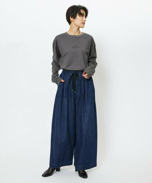 feerique（フィーリック）の「feerique　刺繍ロゴラウンドヘムプルオーバー（Tシャツ/カットソー・レディース・チャコールグレー/ナチュラル・2）」の9枚目の写真