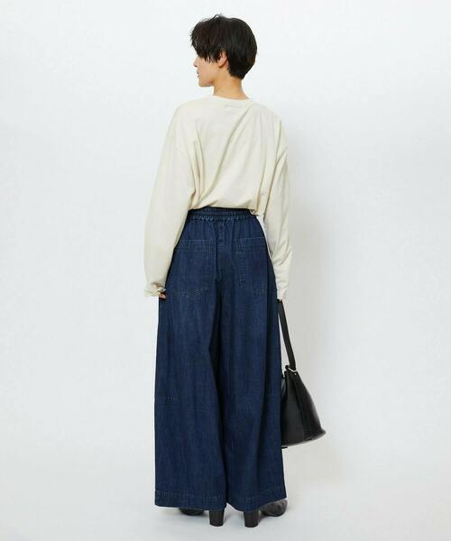 feerique（フィーリック）の「feerique　刺繍ロゴラウンドヘムプルオーバー（Tシャツ/カットソー・レディース・チャコールグレー/ナチュラル・2）」の16枚目の写真