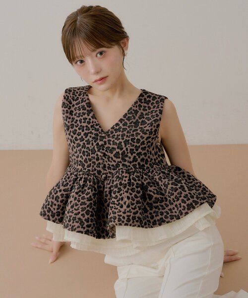 Chico(チコ)の「完売カラー再販決定【SALON by Chico】ペプラムフリルツイードトップス(シャツ/ブラウス・レディース・ブラウン系その他2/ブラウン/アイボリー・FREE)」の3枚目の写真