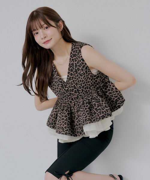 Chico(チコ)の「完売カラー再販決定【SALON by Chico】ペプラムフリルツイードトップス(シャツ/ブラウス・レディース・ブラウン系その他2/ブラウン/アイボリー・FREE)」の17枚目の写真