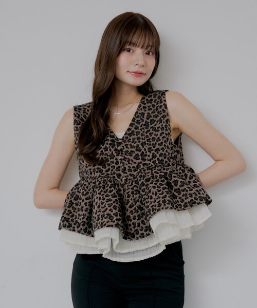 Chico(チコ)の「完売カラー再販決定【SALON by Chico】ペプラムフリルツイードトップス(シャツ/ブラウス・レディース・ブラウン系その他2/ブラウン/アイボリー・FREE)」の18枚目の写真