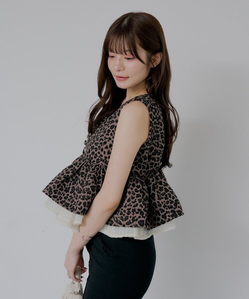 Chico(チコ)の「完売カラー再販決定【SALON by Chico】ペプラムフリルツイードトップス(シャツ/ブラウス・レディース・ブラウン系その他2/ブラウン/アイボリー・FREE)」の20枚目の写真