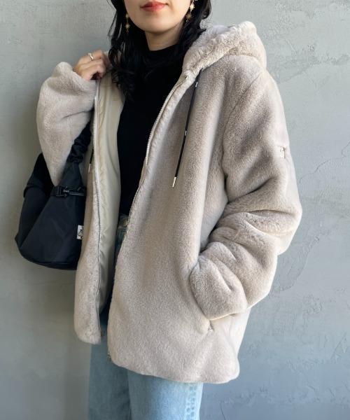 TATRAS（タトラス）の「【WEB先行予約】[TATRAS/タトラス] BOMOS フード付きファーブルゾン（ブルゾン・レディース・ライトグレー/ブラック・3/2/4）」の2枚目の写真