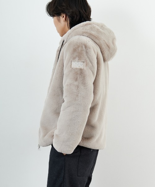 TATRAS（タトラス）の「【WEB先行予約】[TATRAS/タトラス] BOMOS フード付きファーブルゾン（ブルゾン・レディース・ライトグレー/ブラック・3/2/4）」の18枚目の写真