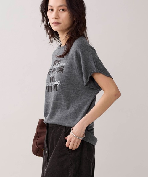 marmors(マルモア)の「【marmors】ウールロゴTシャツ(Tシャツ/カットソー・レディース・ネイビー/ベージュ/チャコールグレー/アイボリー・36)」の15枚目の写真