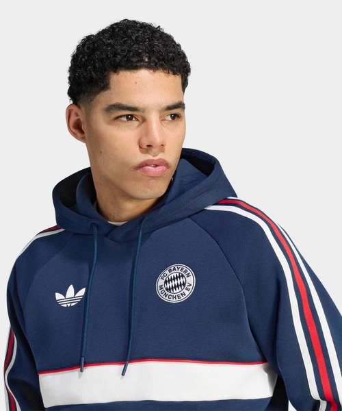 adidas(アディダス)の「FCバイエルン・ミュンヘン OG パーカー / アディダス adidas(パーカー・メンズ・ブルー・SMALL/MEDIUM/LARGE/XXX-LARGE/XX-LARGE/X-LARGE)」の3枚目の写真
