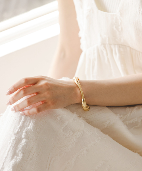 Noble(ノーブル)の「《追加2》PETIT MOMENTS/プティモーメント Wave Cuff(ブレスレット・レディース・シルバー/ゴールド・FREE)」の3枚目の写真