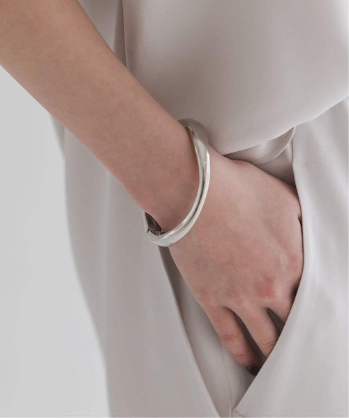 Noble(ノーブル)の「《追加2》PETIT MOMENTS/プティモーメント Wave Cuff(ブレスレット・レディース・シルバー/ゴールド・FREE)」の8枚目の写真