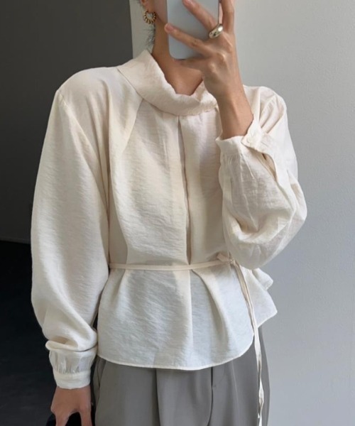 semplice（センプリチェ）の「ブラウス【韓国ファッション】（シャツ/ブラウス・レディース・グレー/ベージュ・F）」の6枚目の写真