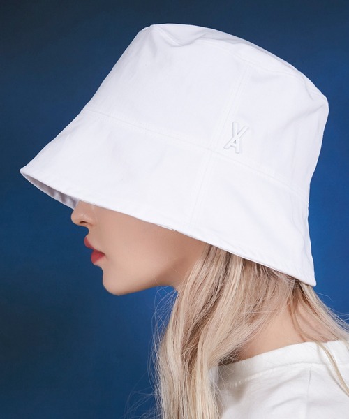 L.H.P(エルエイチピー)の「VARZAR/バザール/Stud drop over fit bucket hat(ハット・レディース・ホワイト/ブルー/グリーン/ベージュ/ブラック/グレー・F)」の2枚目の写真