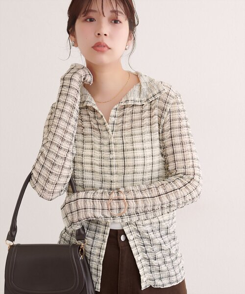 natural couture(ナチュラルクチュール)の「チェック柄シャーリングプルオーバー(Tシャツ/カットソー・レディース・オフホワイト/ブラック・FREE)」の4枚目の写真