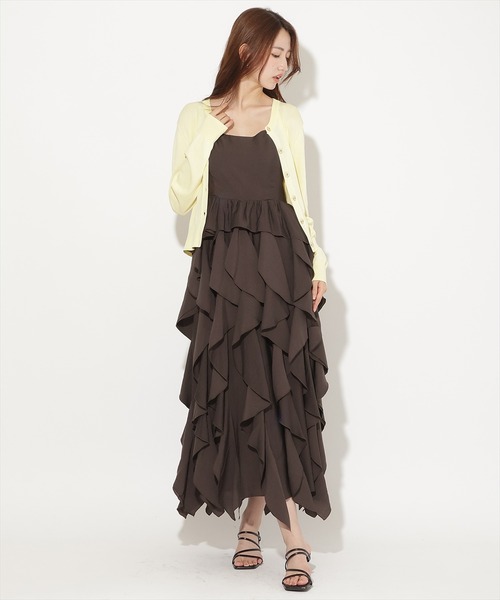AND COUTURE(アンドクチュール)の「ボリュームラッフルフリルキャミワンピース(ワンピース・レディース・ブラック/ダークブラウン/ベージュ・FREE)」の18枚目の写真