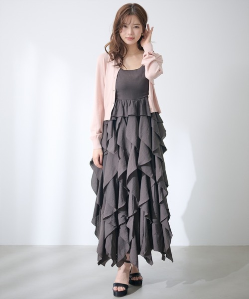 AND COUTURE(アンドクチュール)の「ボリュームラッフルフリルキャミワンピース(ワンピース・レディース・ブラック/ダークブラウン/ベージュ・FREE)」の9枚目の写真