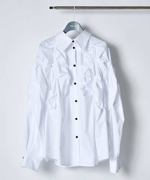 RUMCHE(ラムシェ)の「Snowflake Cotton Shirt / スノーフレークコットンシャツ(シャツ/ブラウス・レディース・ホワイト/ブラック・FREE)」の1枚目の写真