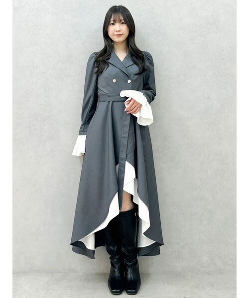 dazzlin(ダズリン)の「レイヤーラッフルトレンチワンピース(ワンピース・レディース・ベージュ/チャコールグレー・SMALL/MEDIUM)」の1枚目の写真