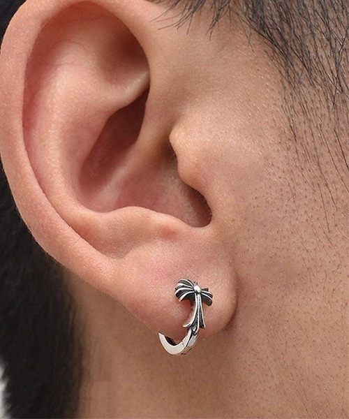B.I.D.(ビーアイディー)の「《Bz》シルバークロスリングピアス/両耳用/メンズ(ANM)(ピアス(両耳用)・メンズ・シルバー・FREE)」の2枚目の写真