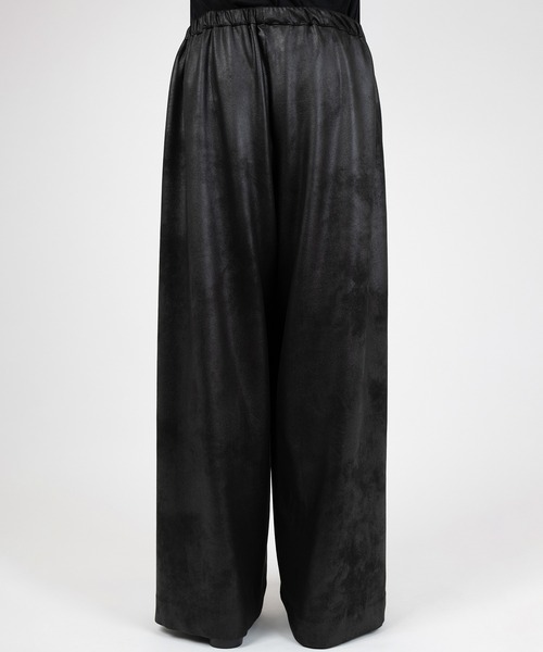 LAD MUSICIAN(ラッドミュージシャン)の「STRETCH FAUX LEATHER JERSEY WIDE TAPERED PANTS(スウェットパンツ・メンズ・ブラック・46/44/42)」の4枚目の写真