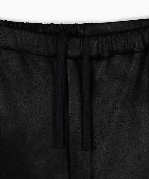 LAD MUSICIAN(ラッドミュージシャン)の「STRETCH FAUX LEATHER JERSEY WIDE TAPERED PANTS(スウェットパンツ・メンズ・ブラック・46/44/42)」の5枚目の写真