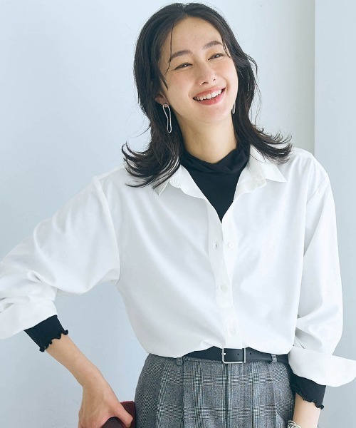 Belle Maison(ベルメゾン)の「レギュラーカラーシャツ【乾燥機OK】(シャツ/ブラウス・レディース・オフホワイト/ネイビー系/ブラック系・M/S/3L/LL/L)」の1枚目の写真