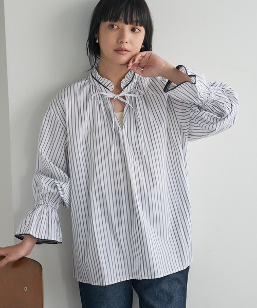 FREAK'S STORE(フリークスストア)の「フリル襟ブラウス(シャツ/ブラウス・レディース・ブルー/オフホワイト/ネイビー・フリ-)」の1枚目の写真