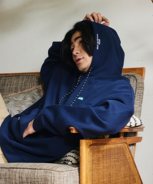 KAVU（カブー）の「KAVU/カブー 限定展開 KAVU×FREAK'S STORE / カブ― 別注 ネーム付き パーカー（スウェット・メンズ・グレイッシュベージュ/ネイビー/ブラック/アッシュグレー・LARGE/SMALL/MEDIUM）」の14枚目の写真