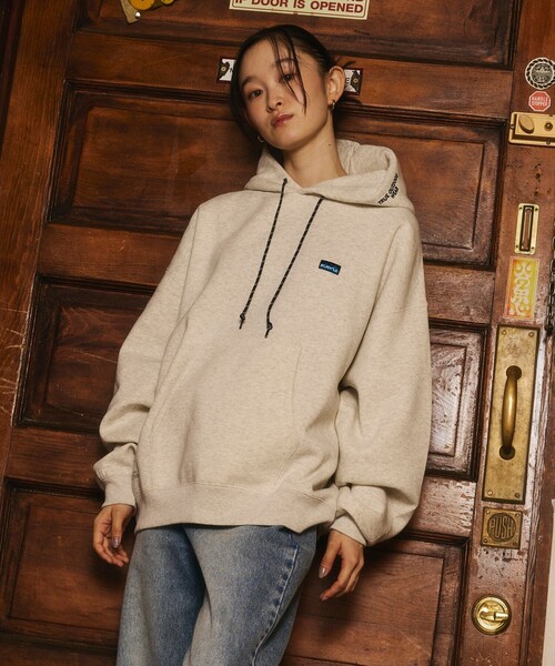 KAVU（カブー）の「KAVU/カブー 限定展開 KAVU×FREAK'S STORE / カブ― 別注 ネーム付き パーカー（スウェット・メンズ・グレイッシュベージュ/ネイビー/ブラック/アッシュグレー・LARGE/SMALL/MEDIUM）」の20枚目の写真
