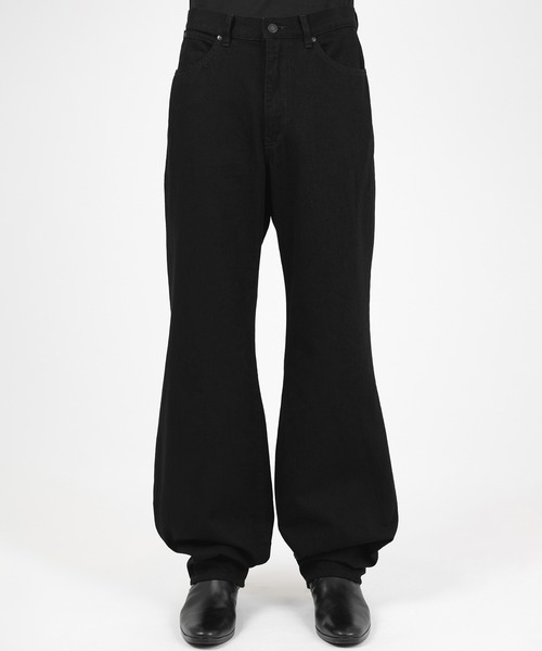LAD MUSICIAN(ラッドミュージシャン)の「11.5oz DENIM FLARE DRAPE PANTS(デニムパンツ・メンズ・ブラック・46/44/42)」の2枚目の写真