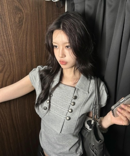 Ritzy(リッツィー)の「ナポレオンボタンツーピーストップス(その他トップス・レディース・グレー・S/L/M/XL)」の4枚目の写真