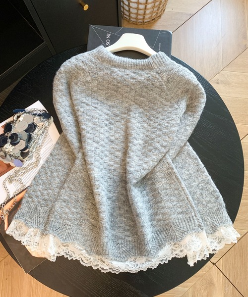 LUCPY（ラクピー）の「リボンタイ レーストリムニットプルオーバー（ニット/セーター・レディース・グレー/パープル/ホワイト・LARGE/MEDIUM/SMALL）」の4枚目の写真