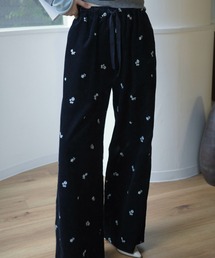 WILLFULLY（ウィルフリー）の「floral embroidery corduroy relax PT（その他パンツ）」