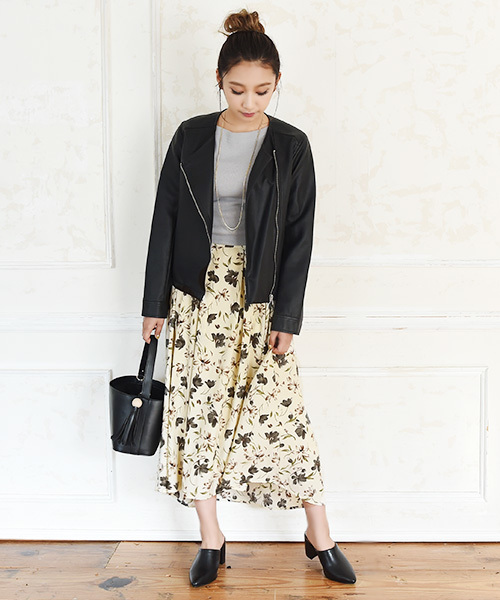 Luz Llena (philter)(ラズレナ フィルター)の「花柄フレアロングスカート(スカート・レディース・ネイビー/アイボリー・MEDIUM)」の14枚目の写真