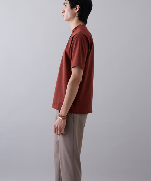 STUDIOUS(ステュディオス)の「ペルヴィアンUネックT(Tシャツ/カットソー・メンズ・ブラック/オフホワイト/ブラウン/ライトグリーン/ブルー・2/1/3)」の11枚目の写真
