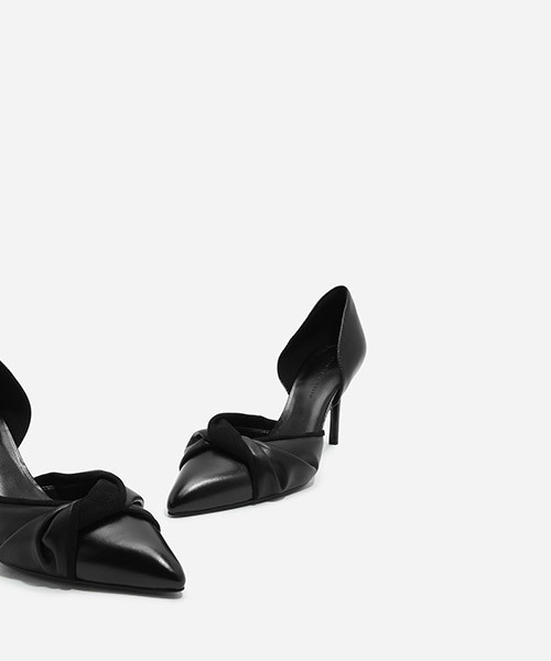 CHARLES & KEITH(チャールズ & キース)の「ノットドルセイヒール / KNOTTED D'ORSAY HEELS(パンプス・レディース・グリーン/ライトブラウン/ブラック・24.5cm/23cm/24cm/23.5cm/22.5cm)」の5枚目の写真